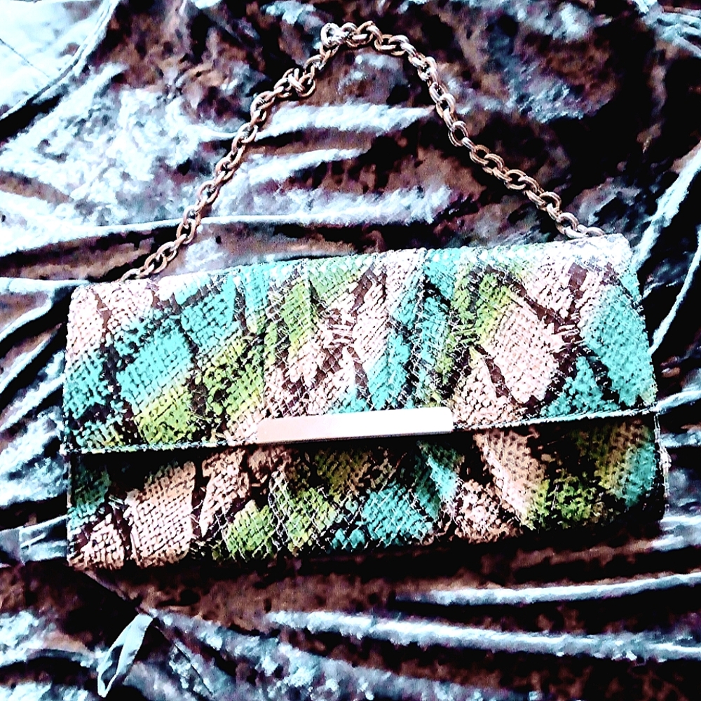 SHOULDER CLUTCH POPPIE BAG WITH CHAIN SHOULDER STRAP. BEAUTIFUL VIBRANT COLORS.